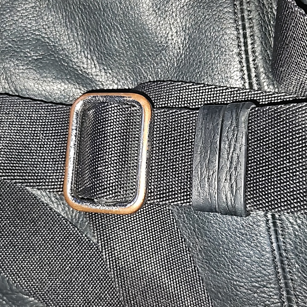 Large Margot NY Leather Crossbody Bag - Picture 10 of 13